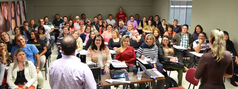 Melatti Cosméticos - TUDO para Salão de Beleza! Novo Conteúdo 01 Quando se trata de novas técnicas, conhecimento nunca é demais. Por isso, nos dias 28, 29 e 30 de junho, aconteceu na sede da empresa o III Curso...